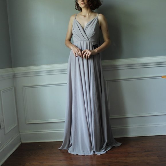 Nwt Lulus gray chiffon dress - Picture 2 of 6